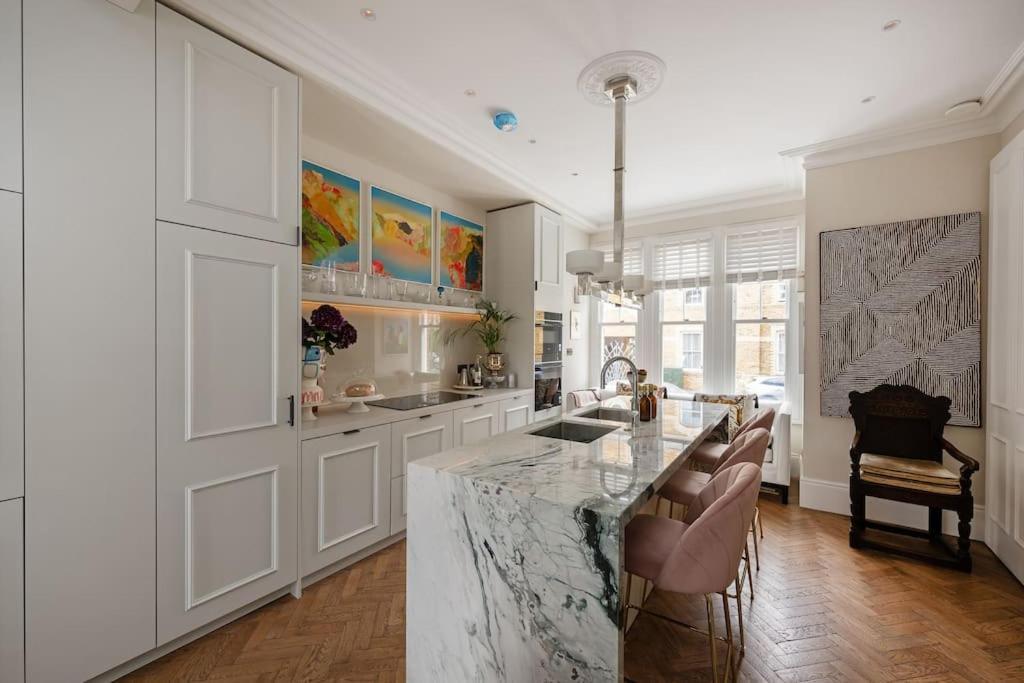 Beautiful 4-bed House Next To Battersea Park * Londres